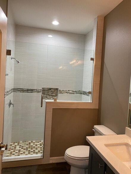 Building Photo - 2005 Harrison St