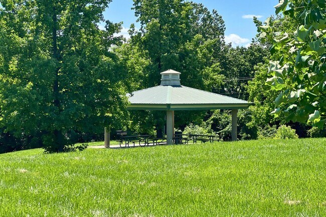 Building Photo - 2509 Hollyhock Dr