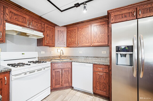 Building Photo - 5324 Waterbury Dr