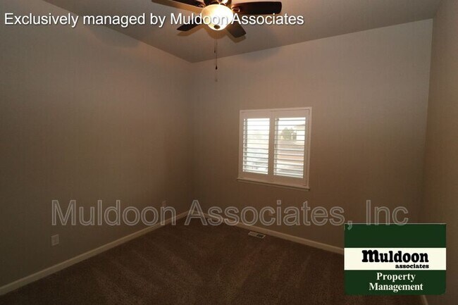 Building Photo - 1207 W De La Vista Ct