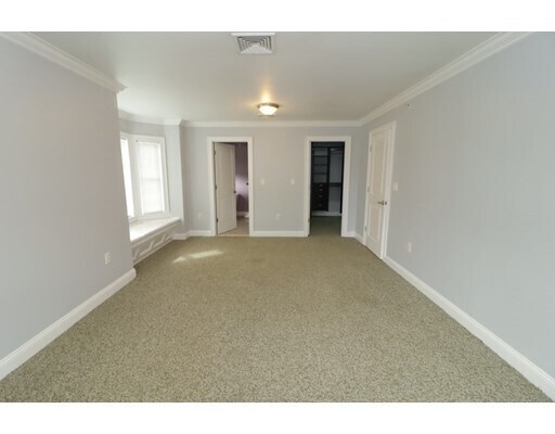 Building Photo - 45 Hancock St