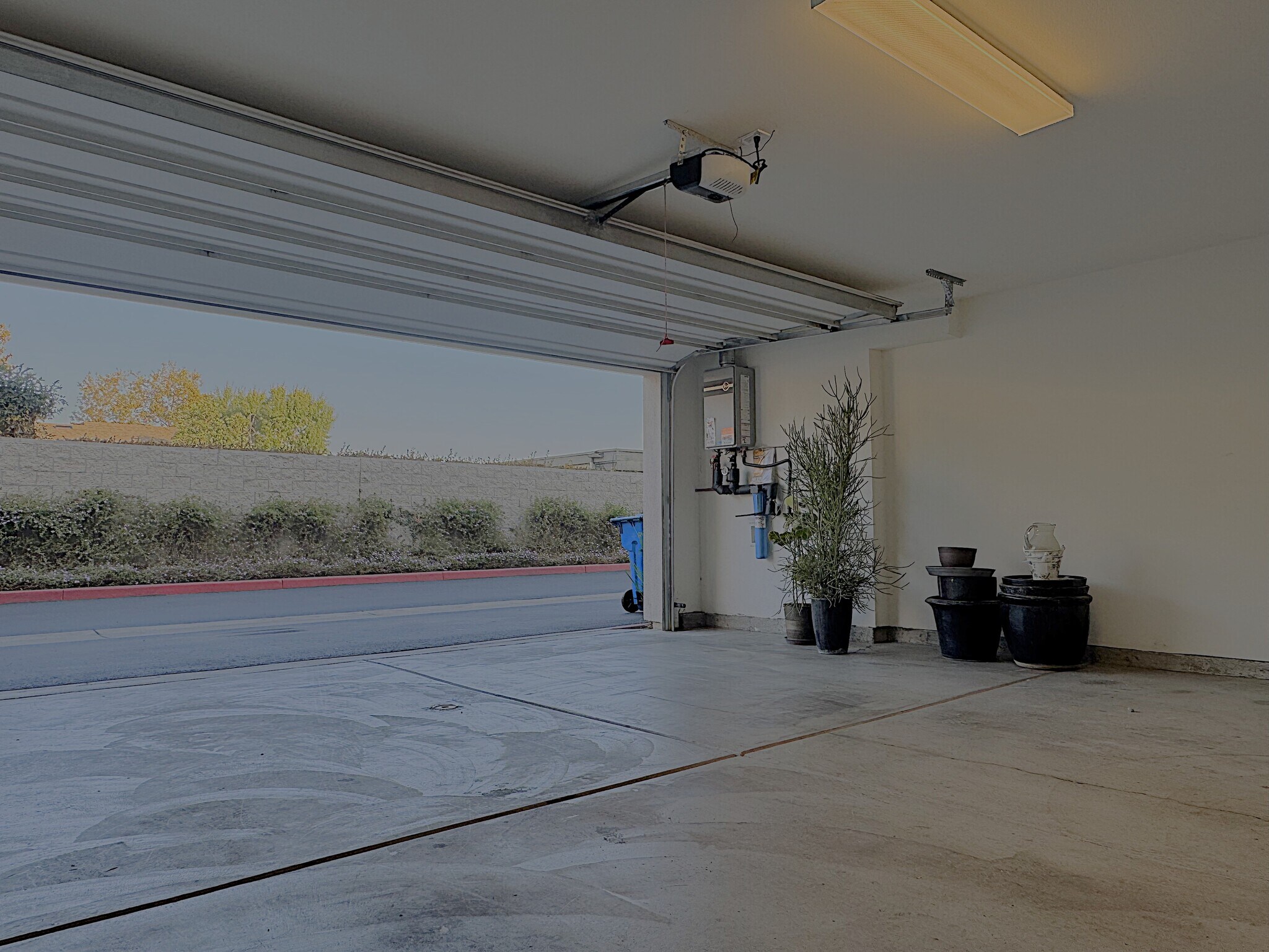 garage - 2729 Sunrise Way