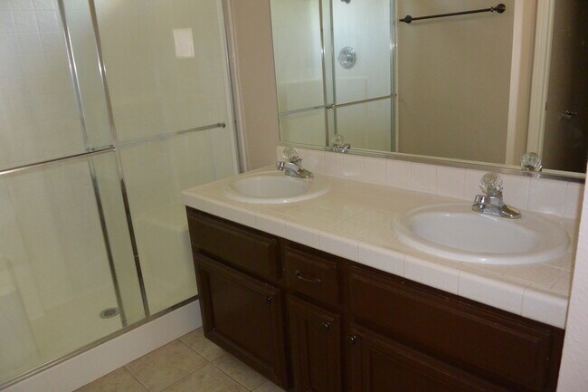 Building Photo - Desirable SW area