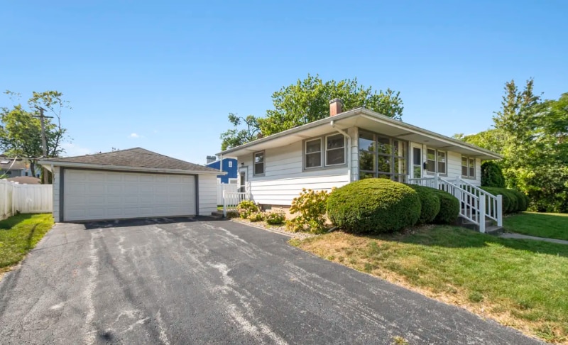 Building Photo - 18314 Dundee Ave