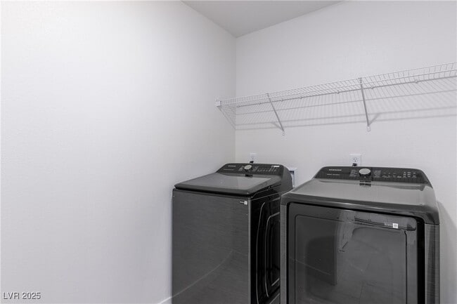 Building Photo - 2611 Aversa St