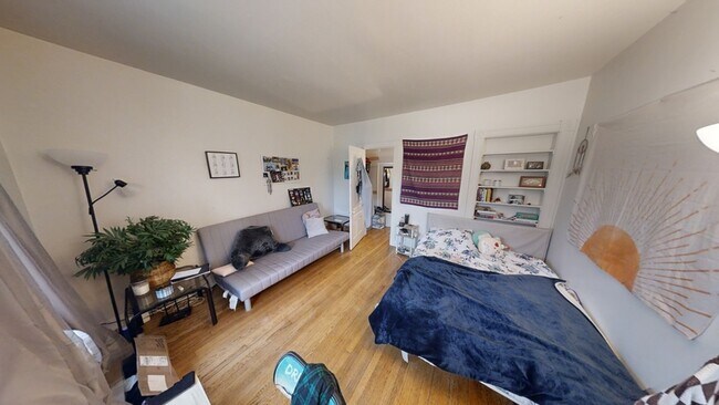 Building Photo - 1110 Granger Ave