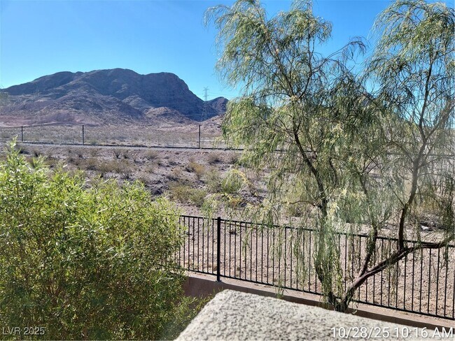 Building Photo - 1297 Raritan Pl