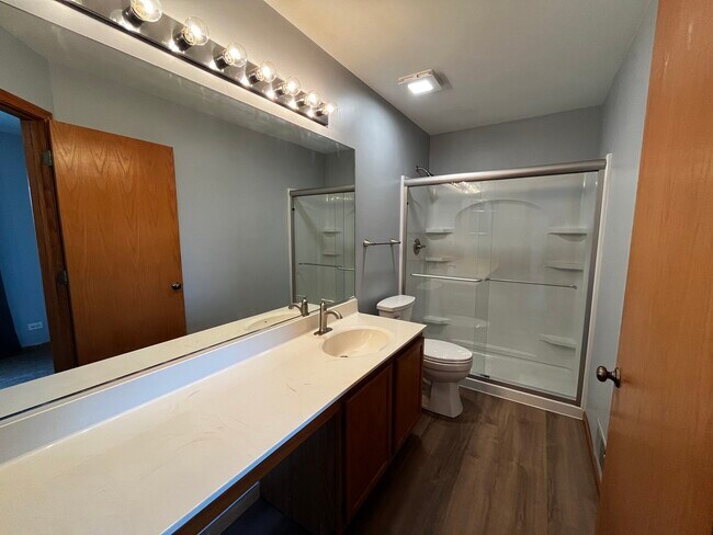Building Photo - 2828 Alameda Ct