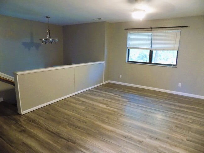 Building Photo - 115 Belmont Dr
