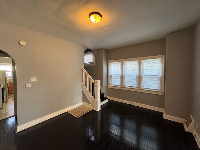 Building Photo - 830-832 Weghorst Street