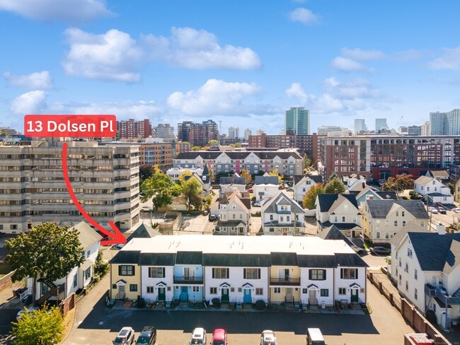 Building Photo - 13 Dolsen Pl