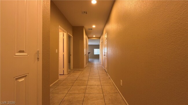 Building Photo - 7855 Narnia Ave