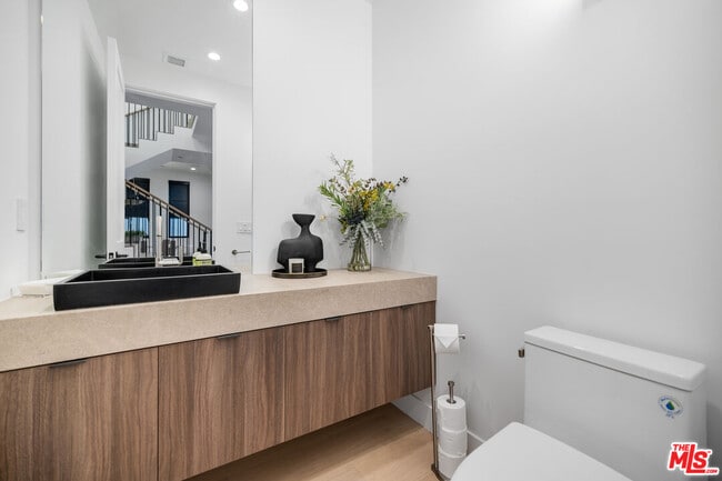 Building Photo - 4256 Camellia Ave