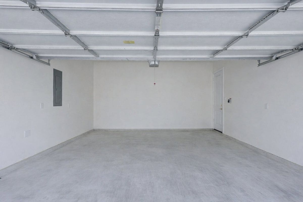 Building Photo - 6559 Sealey St