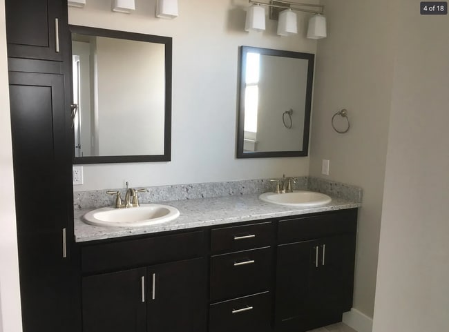 Building Photo - Beautiful 3 Bedroom Home