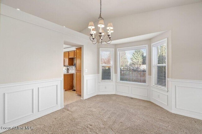 Building Photo - Coeur d' Alene Place!