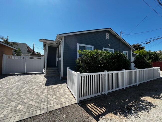 Front - 2269 Torrance Blvd