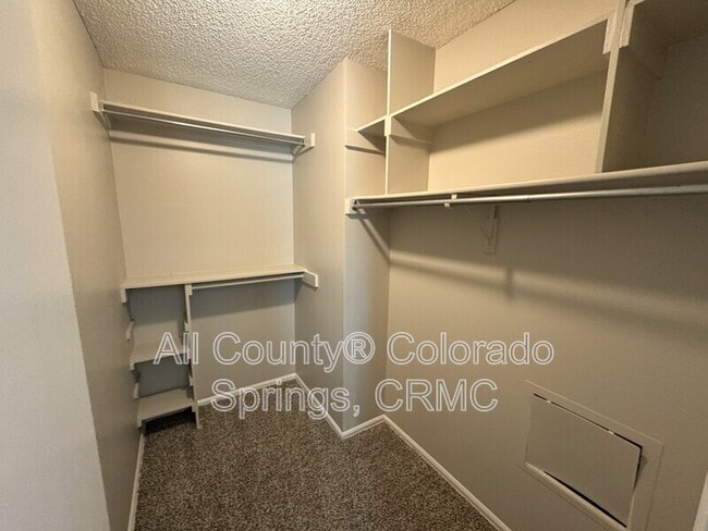 Building Photo - 5185 Nolte Dr N