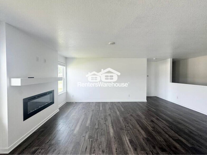 Building Photo - 4195 Cheyenne Ct