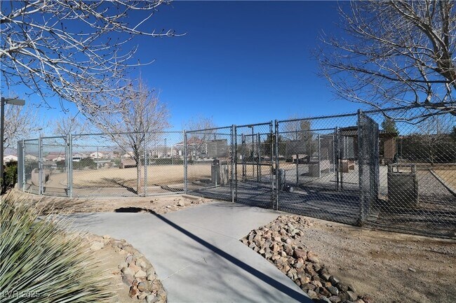 Building Photo - 2687 Bothwell Pl