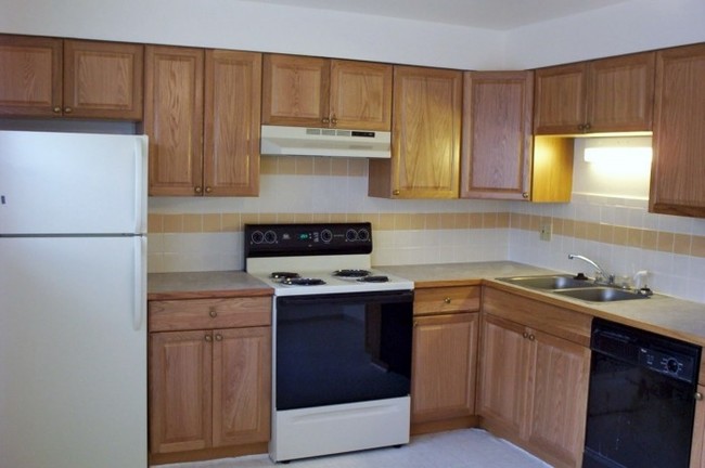 Kitchen - Carr Street Townhomes