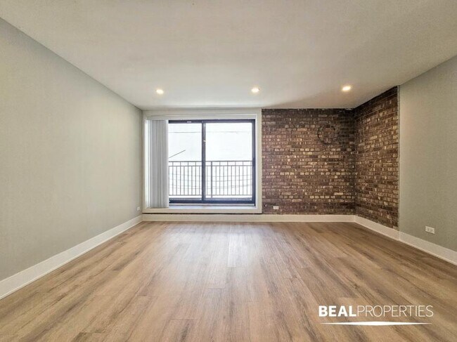 Building Photo - 0 bedroom in CHICAGO IL 60610