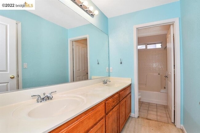 Building Photo - 5127 Plumwood Way