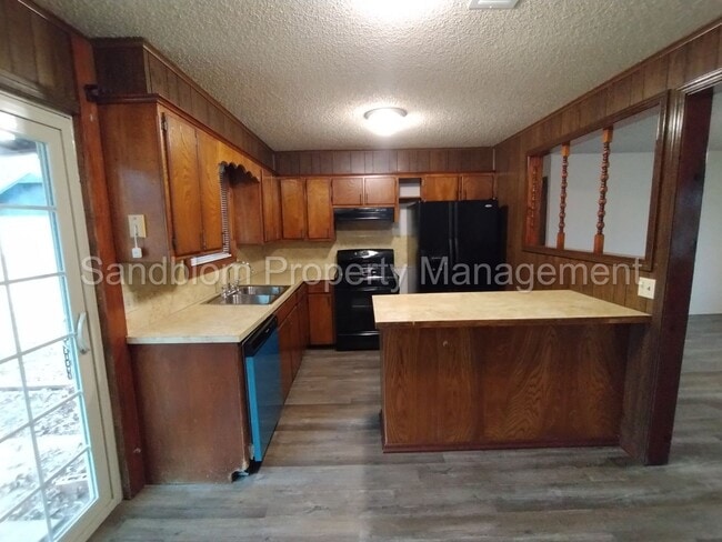 Building Photo - For Lease | Wagoner | $1,100 Rent