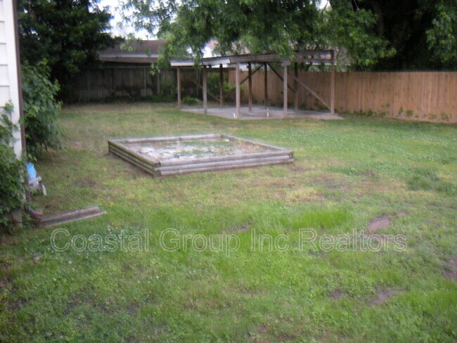 Building Photo - 5605 Westbury Rd