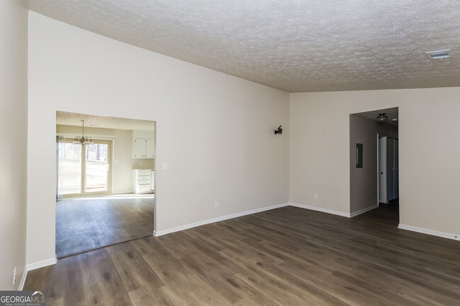 Building Photo - 1070 Salisbury Trail