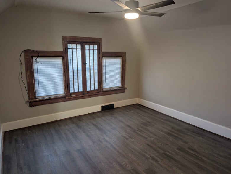 Primary Photo - 3827 S 48th St