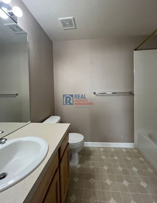 Building Photo - 4695 Hahns Peak Dr