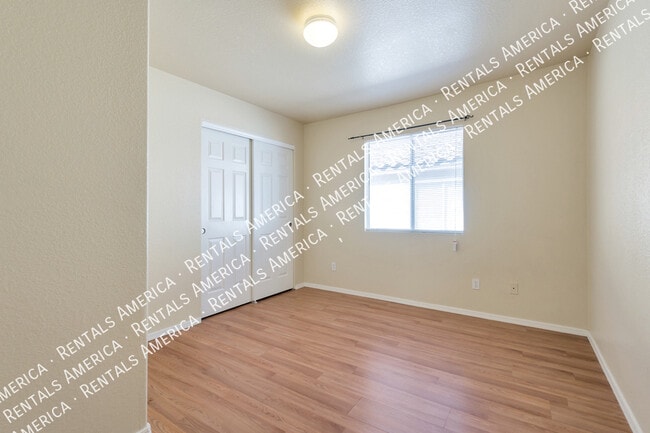 Building Photo - 5568 W Peaceful Dove Pl