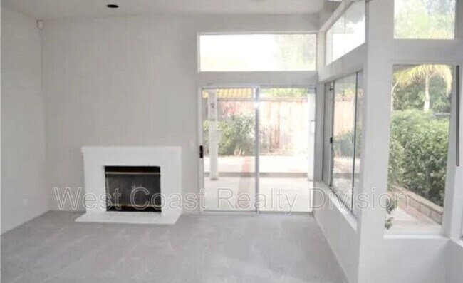 Building Photo - 27573 Dandelion Ct