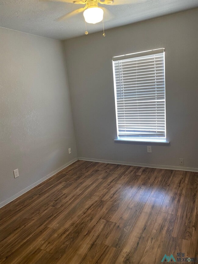 Building Photo - 908.5 Bullock Ct