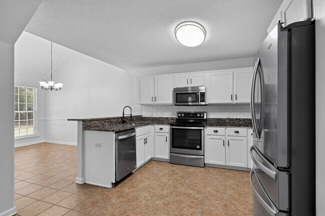 Building Photo - 75 Oak Ridge Cir