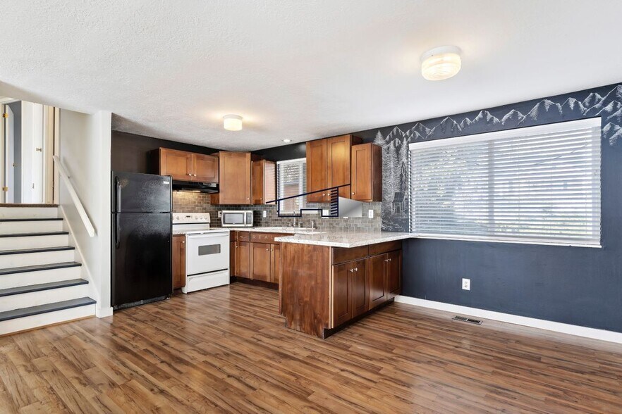 Building Photo - 1186 E 3150 N