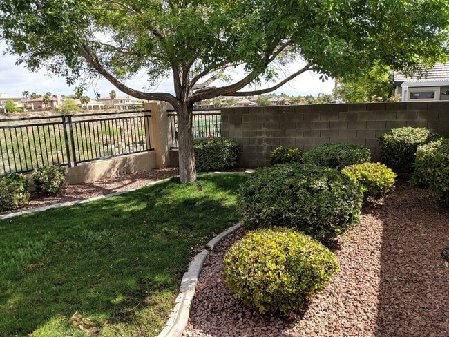 Building Photo - 10188 Birch Bluff Ln