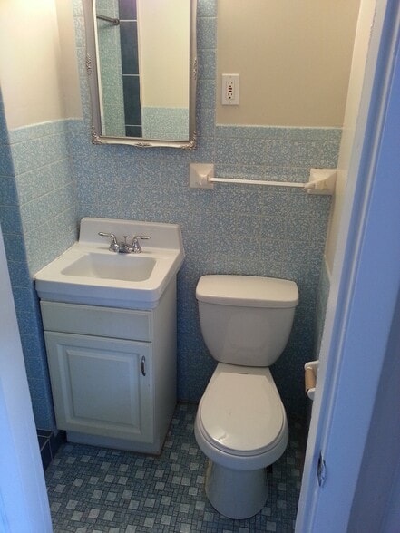 Building Photo - 516 4th Ave SE