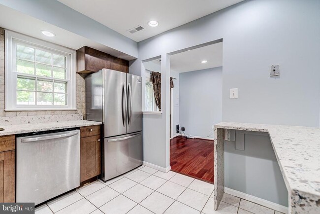 Building Photo - 9420 Packard Way