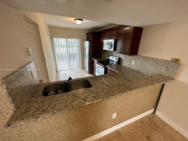 Building Photo - 878 Crystal Lake Dr