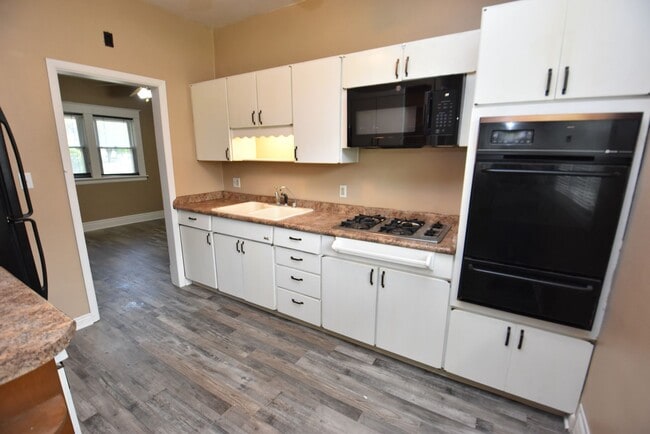 Building Photo - River Park 2 bedroom home