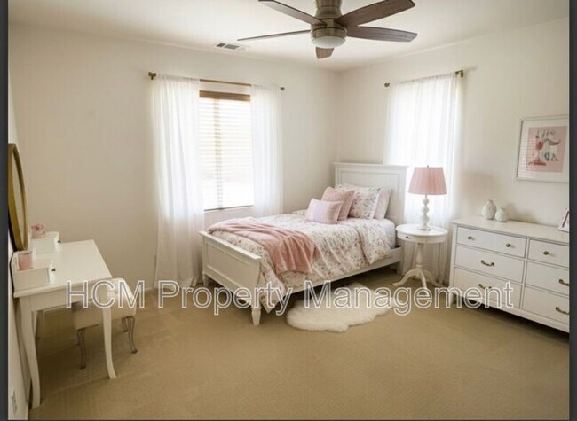 Building Photo - 21 Sonata St