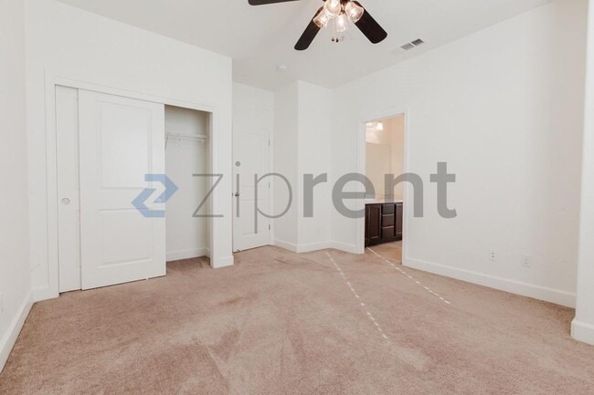 Building Photo - 873 Willow Bridge Dr