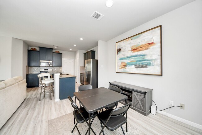 Building Photo - 13323 Colina Mdws Ln