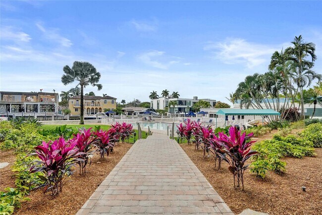 Building Photo - 1391 S Ocean Blvd