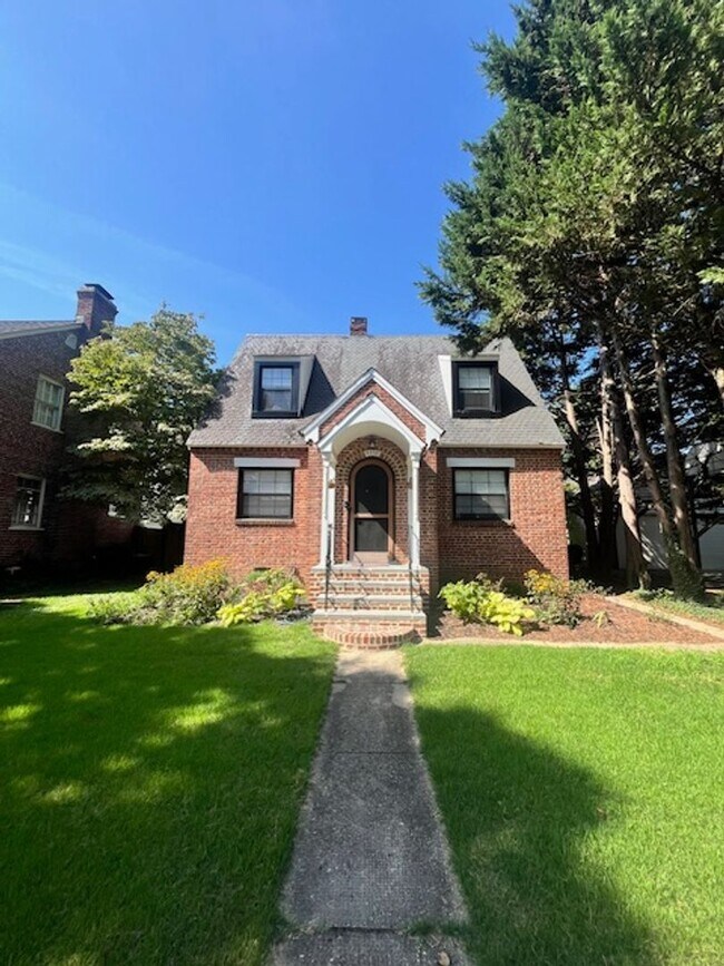 Building Photo - Updated Cute Cape - 3 bedroom, 2 bath -  4509 Fitzhugh Ave.