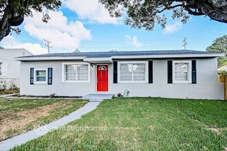 Building Photo - 835 44th St