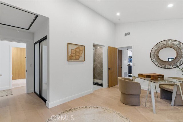 Building Photo - 1764 E Loma Alta Dr