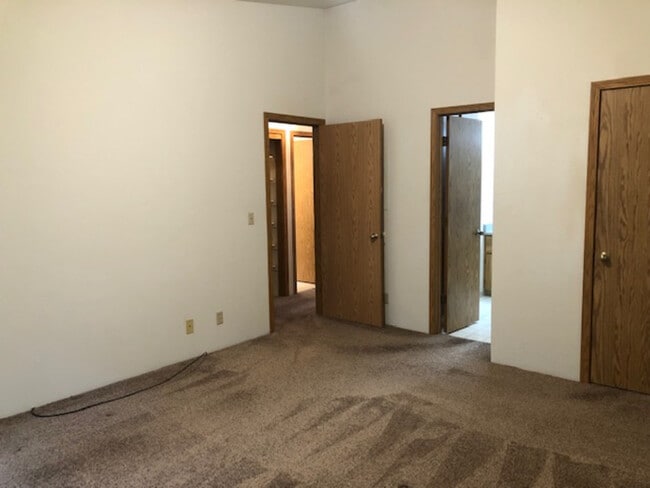 Building Photo - 475 Scenic Dr